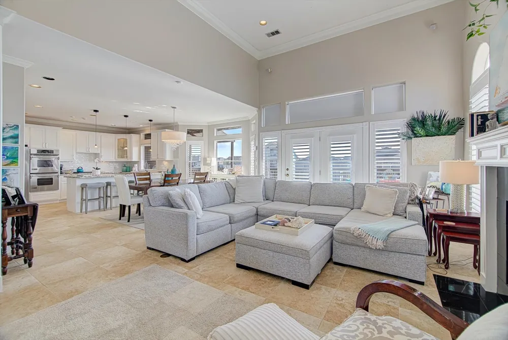 1095 Redfish Street Bayou Vista, TX 77563