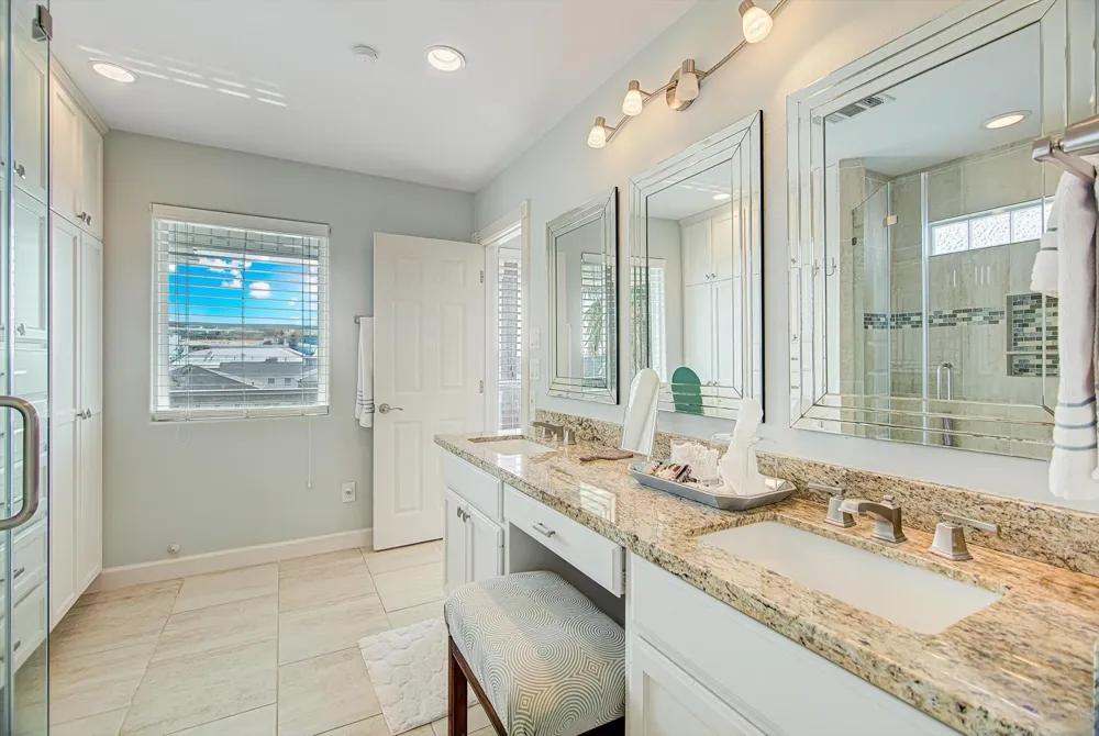 1095 Redfish Street Bayou Vista, TX 77563