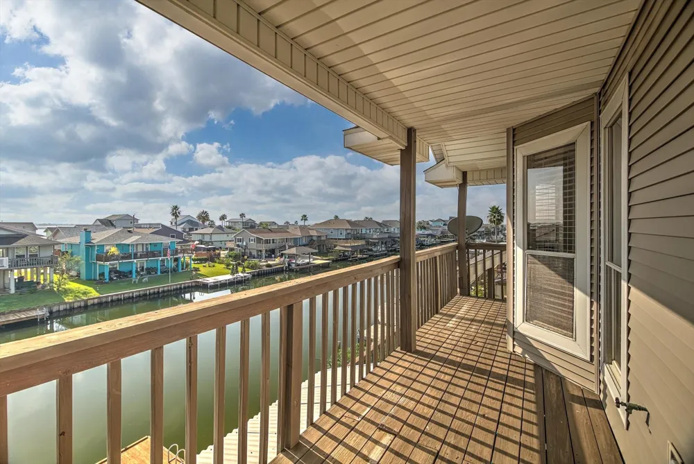 1095 Redfish Street Bayou Vista, TX 77563