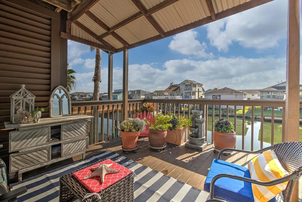 1095 Redfish Street Bayou Vista, TX 77563
