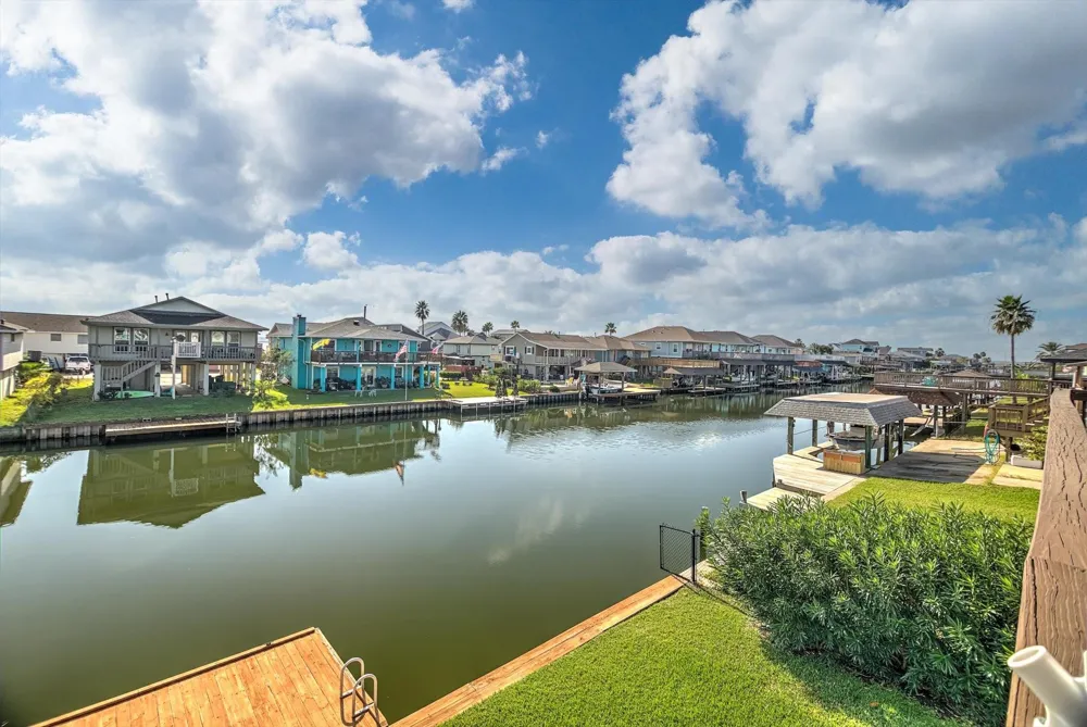 1095 Redfish Street Bayou Vista, TX 77563