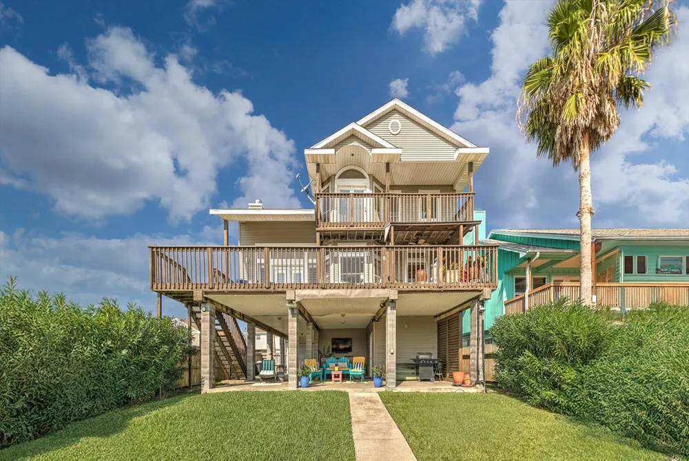 1095 Redfish Street Bayou Vista, TX 77563