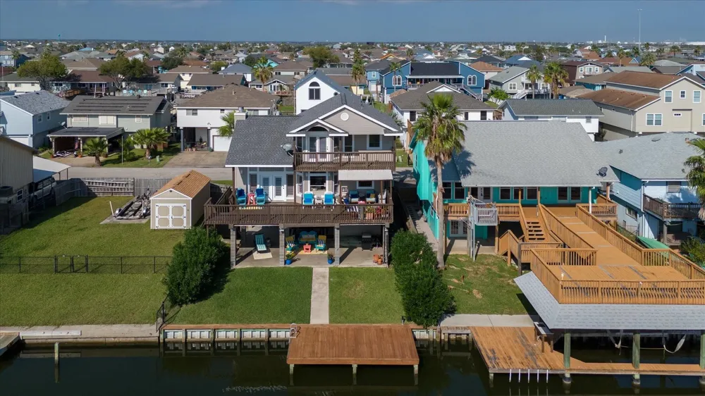 1095 Redfish Street Bayou Vista, TX 77563