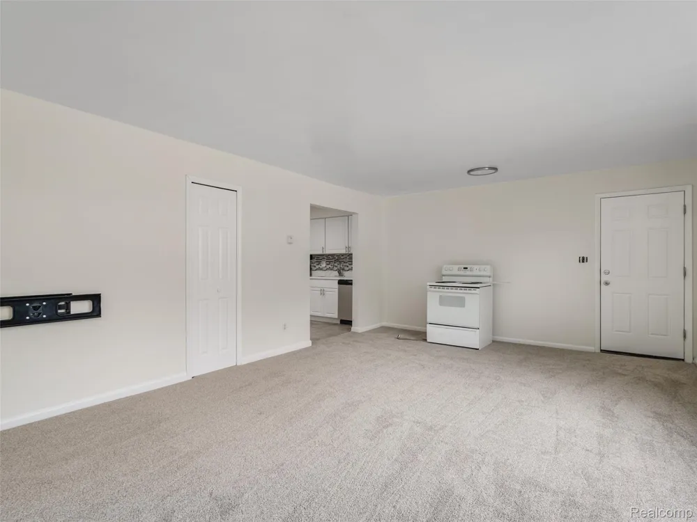 38576 Meadowdale Street Clinton Charter Township, MI 48036