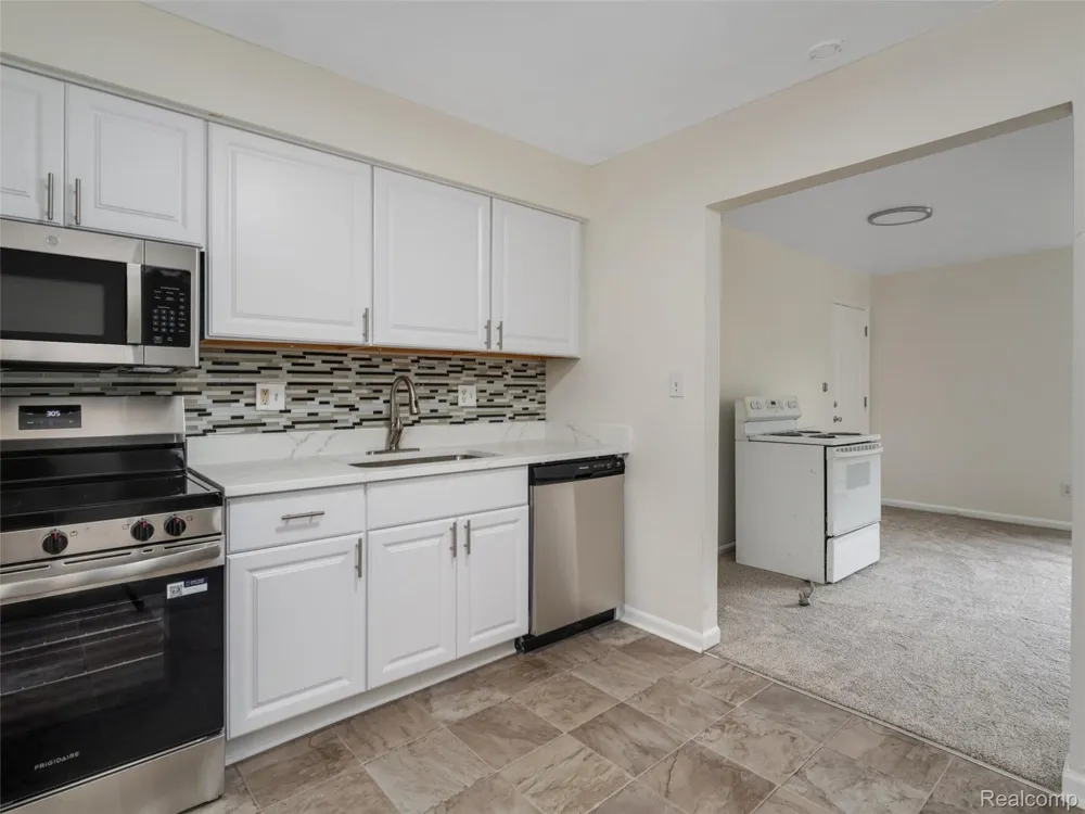 38576 Meadowdale Street Clinton Charter Township, MI 48036