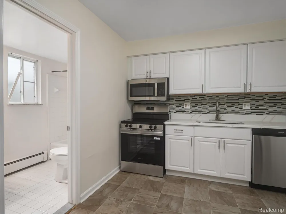 38576 Meadowdale Street Clinton Charter Township, MI 48036