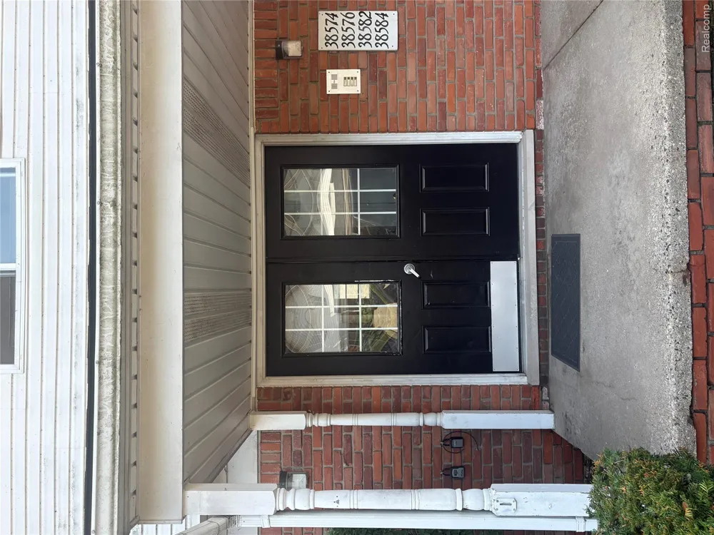 38576 Meadowdale Street Clinton Charter Township, MI 48036