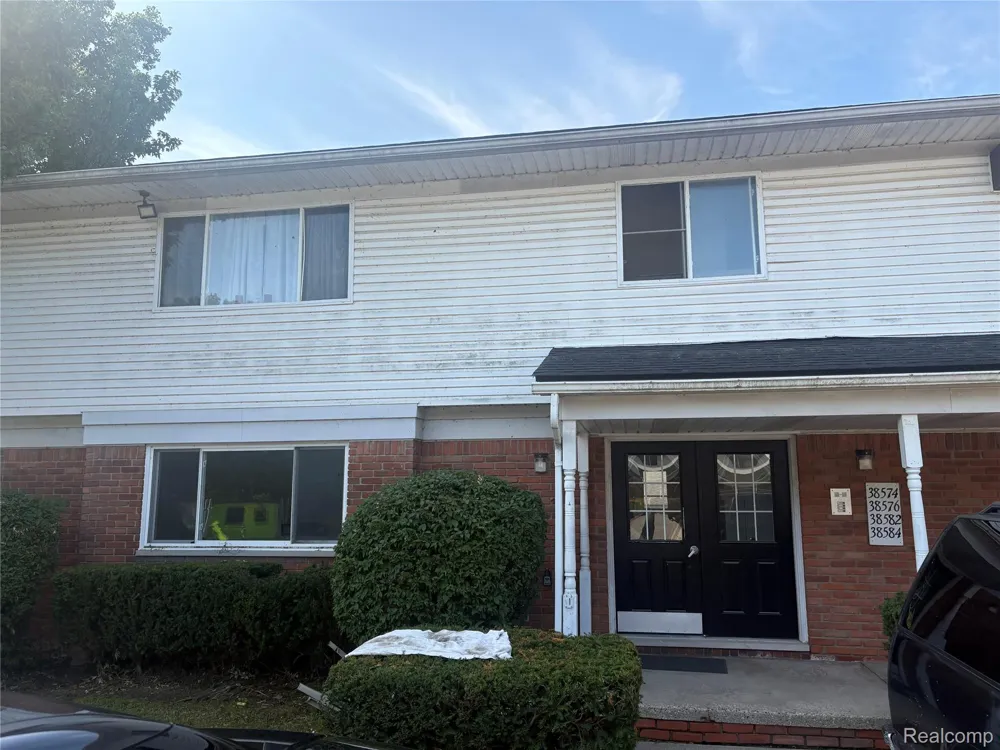 38576 Meadowdale Street Clinton Charter Township, MI 48036