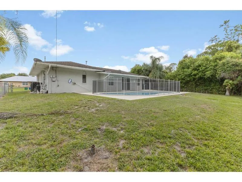 758 Beard Avenue Sebastian, FL 32958