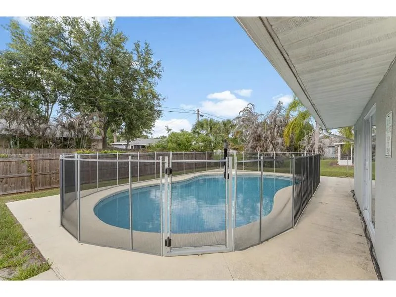 758 Beard Avenue Sebastian, FL 32958