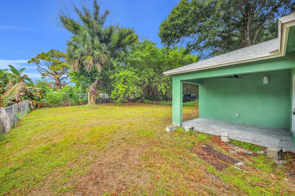2002 Avenue M Fort Pierce, FL 34950