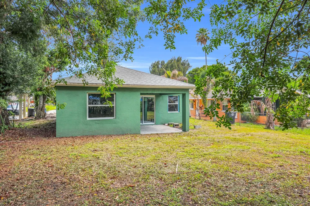 2002 Avenue M Fort Pierce, FL 34950