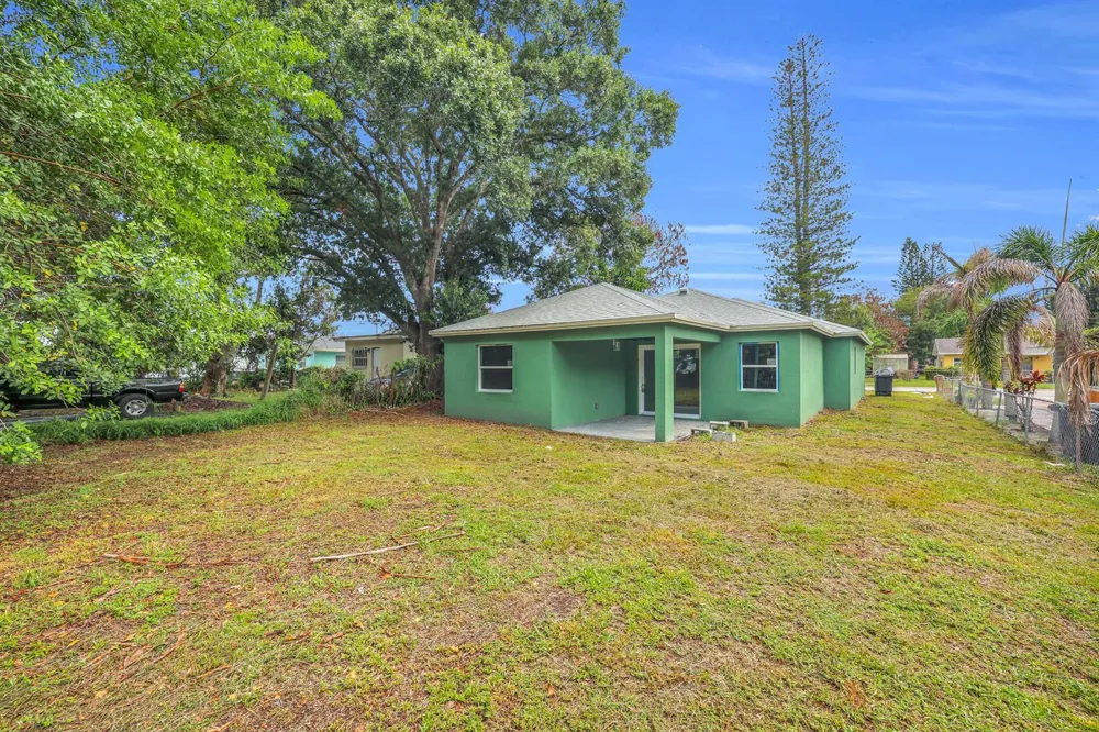 2002 Avenue M Fort Pierce, FL 34950