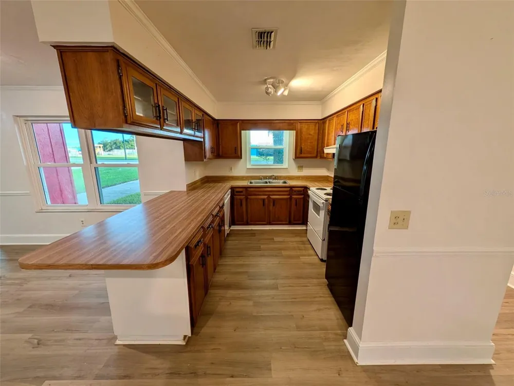 507 GOVERNOR AVENUE NE Branford, FL 32008