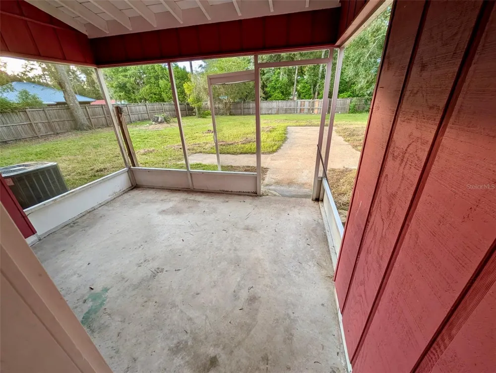 507 GOVERNOR AVENUE NE Branford, FL 32008