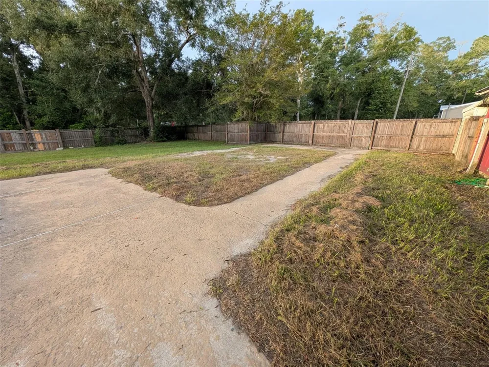 507 GOVERNOR AVENUE NE Branford, FL 32008