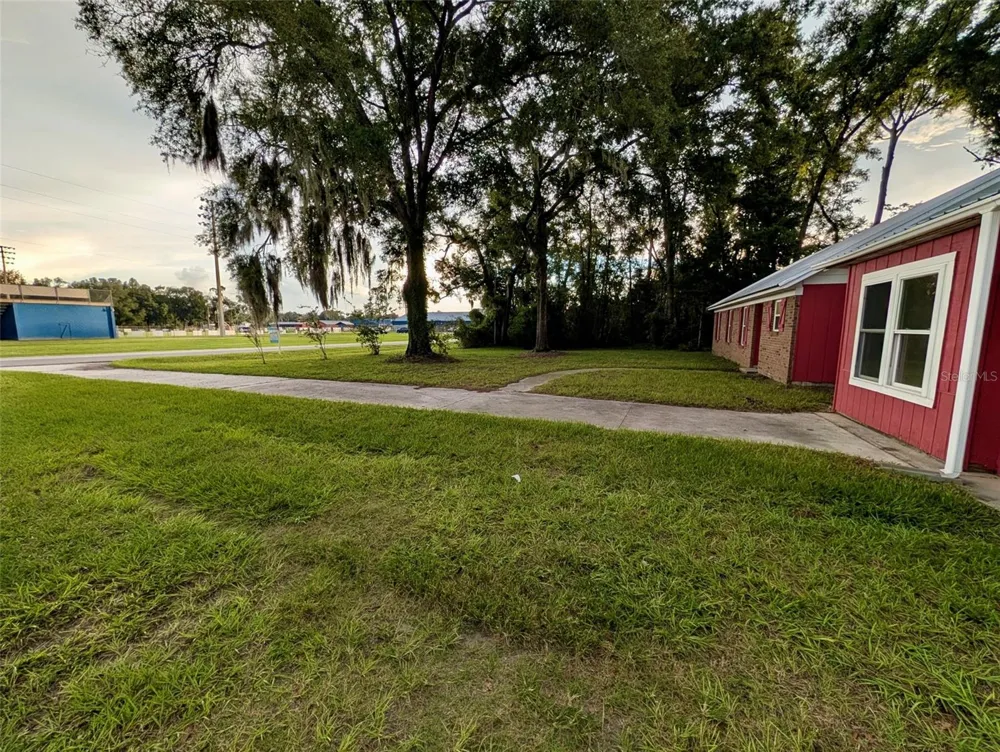 507 GOVERNOR AVENUE NE Branford, FL 32008