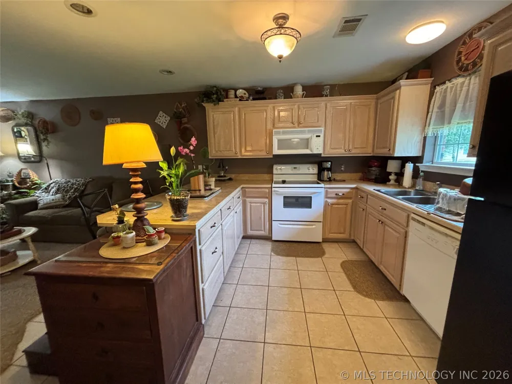 1011 49th Durant, OK 74701