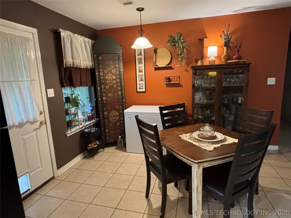 1011 49th Durant, OK 74701