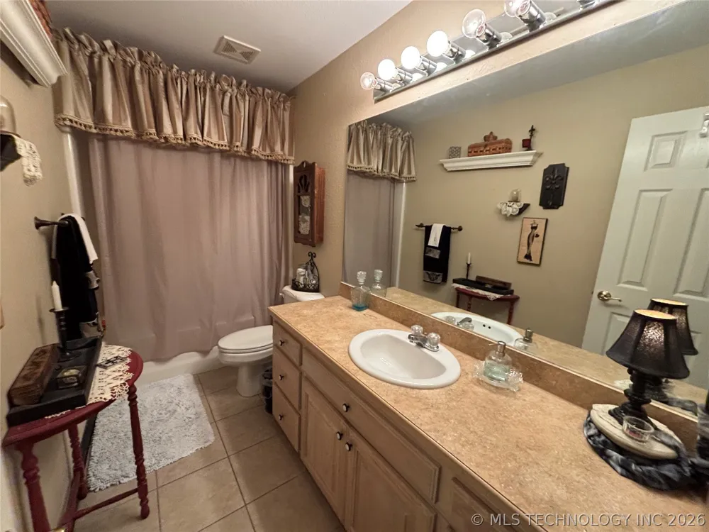 1011 49th Durant, OK 74701