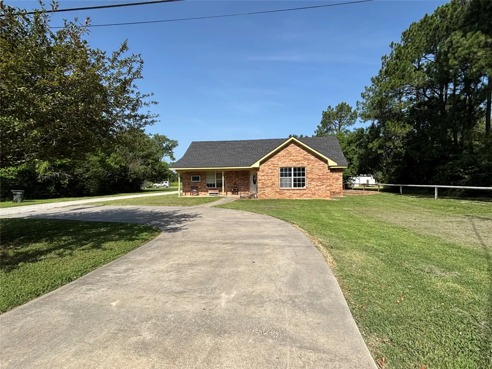 1011 49th Durant, OK 74701