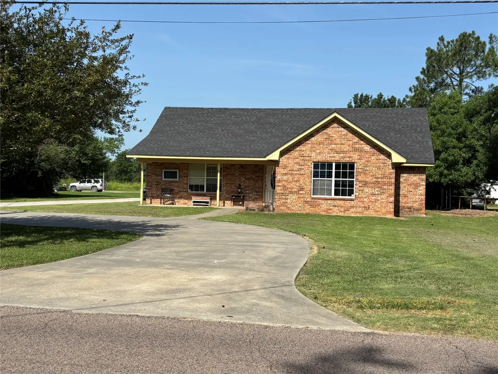 1011 49th Durant, OK 74701