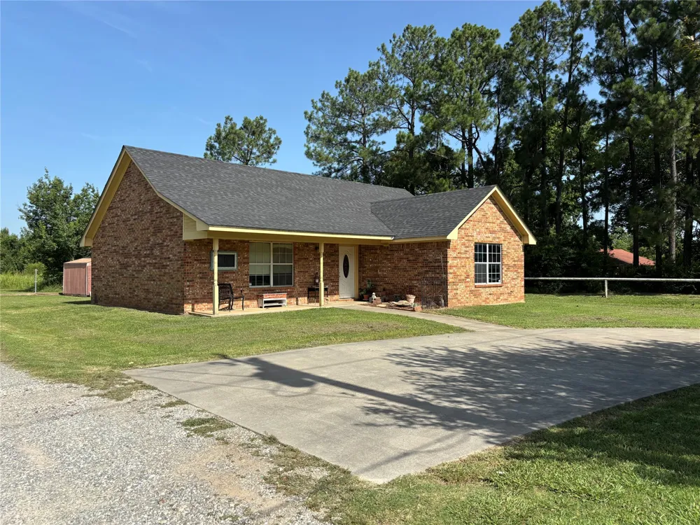 1011 49th Durant, OK 74701