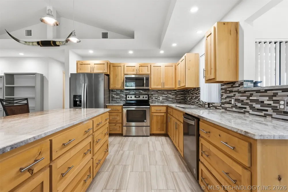 7157 Meridian Lone Grove, OK 73401