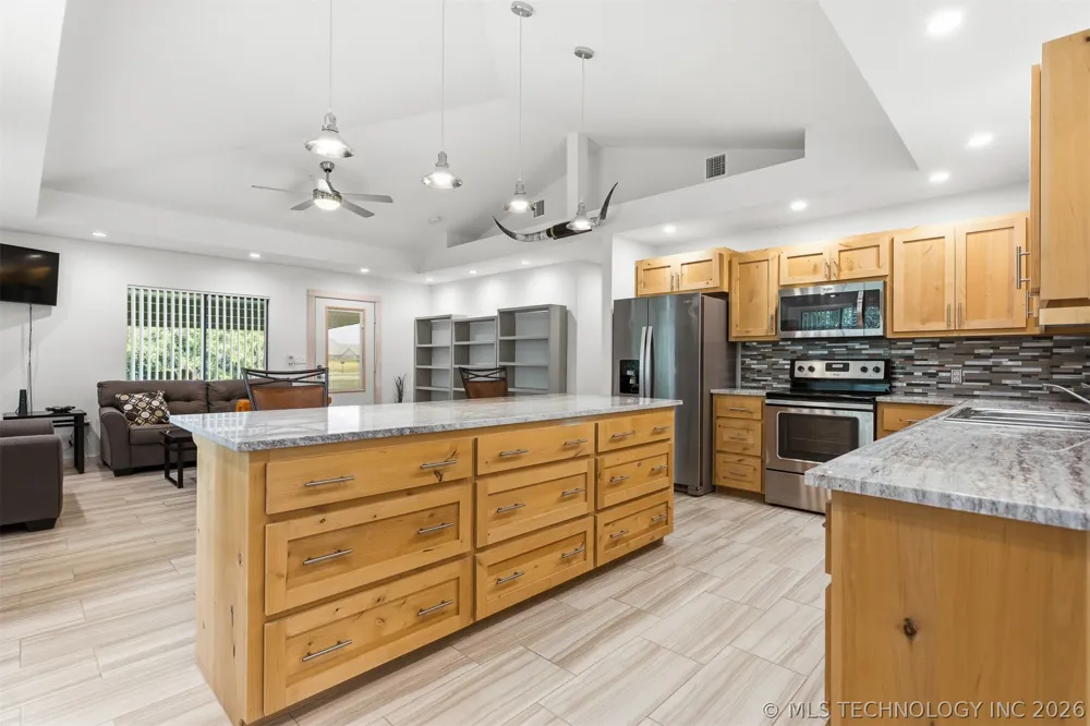7157 Meridian Lone Grove, OK 73401
