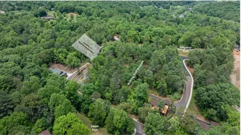Village Circle West