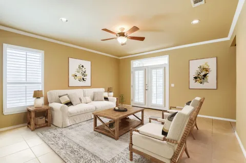 310 Crockett Loop