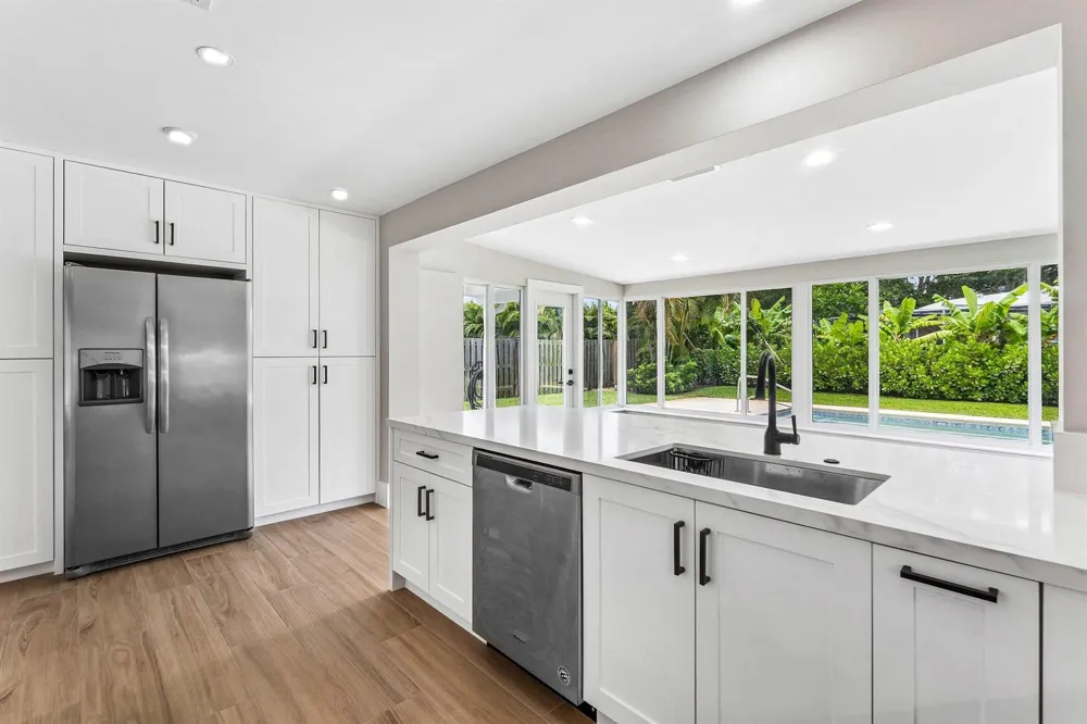 945 Westwind Drive North Palm Beach, FL 33408