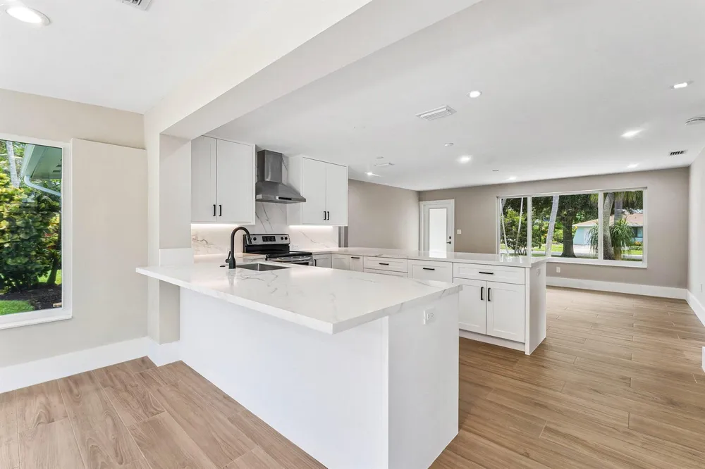 945 Westwind Drive North Palm Beach, FL 33408