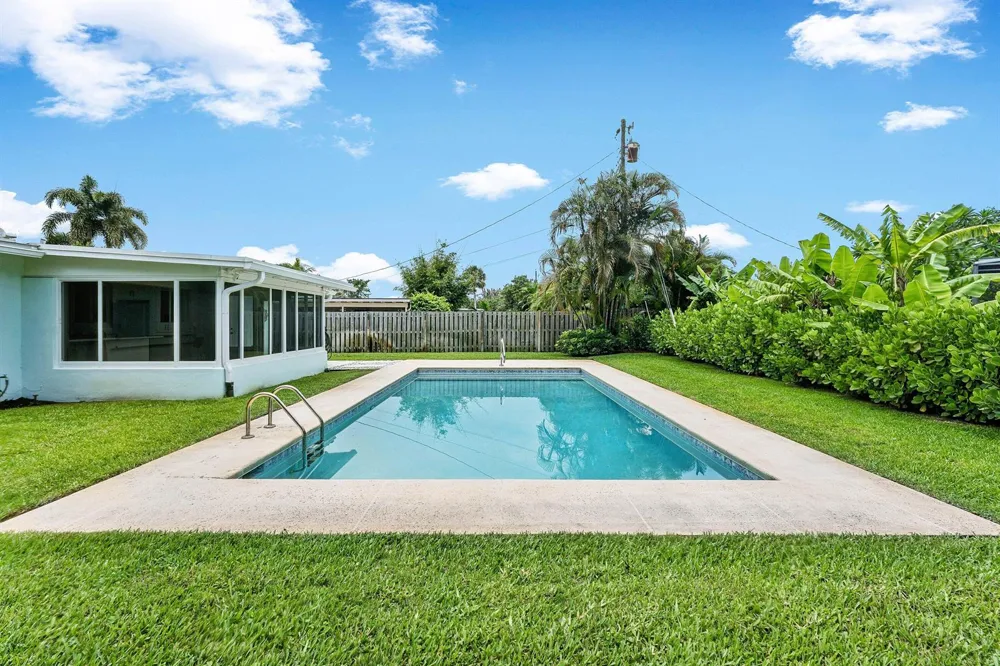 945 Westwind Drive North Palm Beach, FL 33408