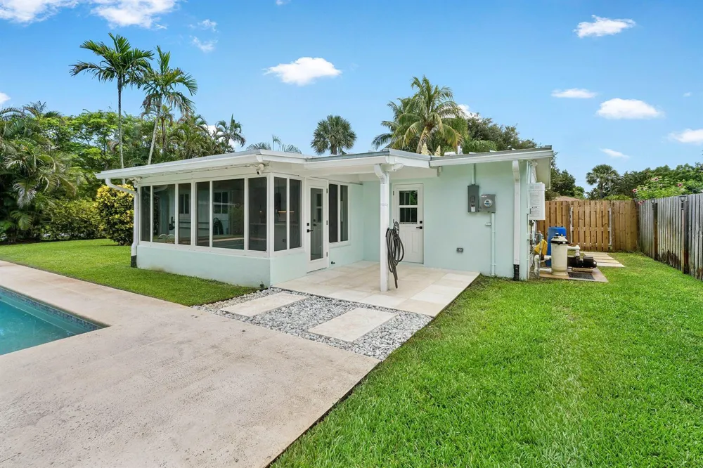 945 Westwind Drive North Palm Beach, FL 33408