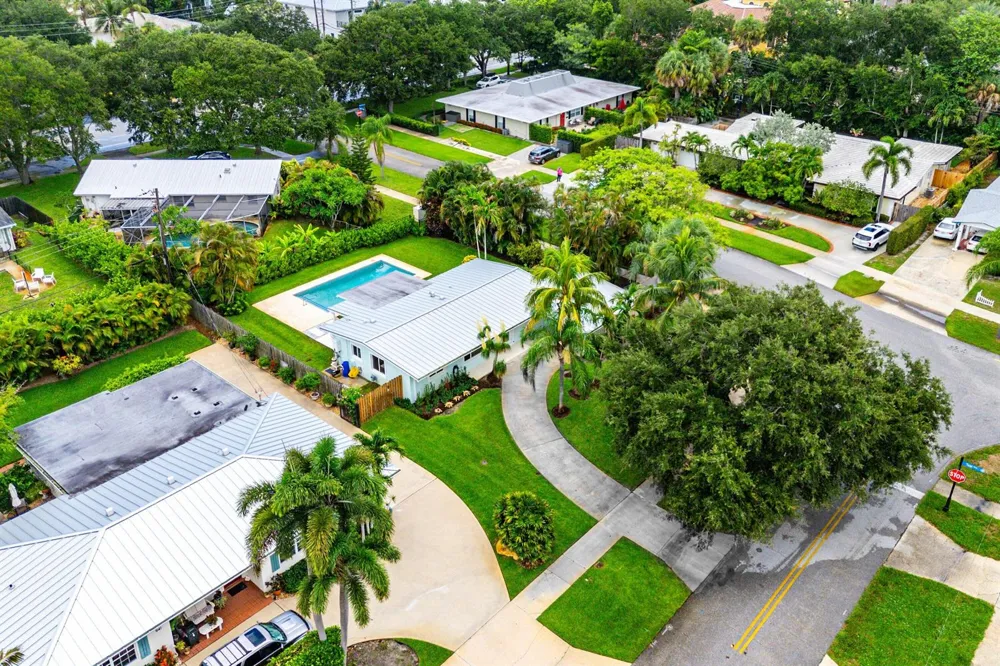 945 Westwind Drive North Palm Beach, FL 33408