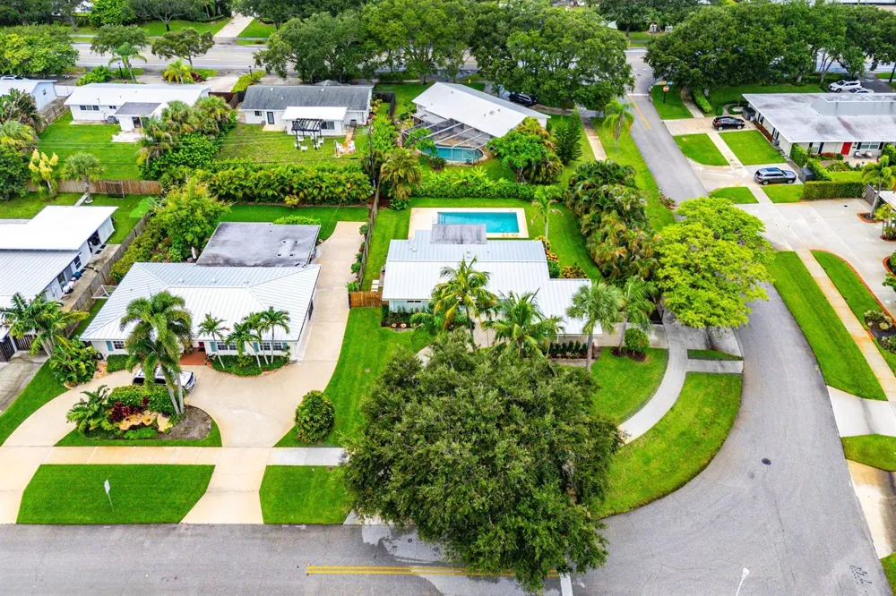 945 Westwind Drive North Palm Beach, FL 33408