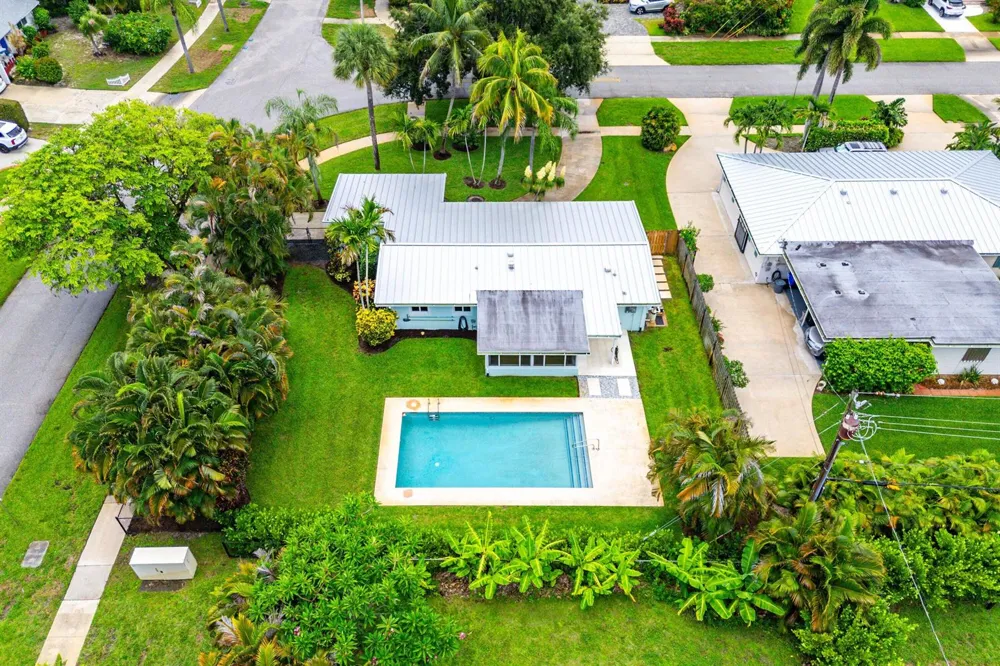 945 Westwind Drive North Palm Beach, FL 33408