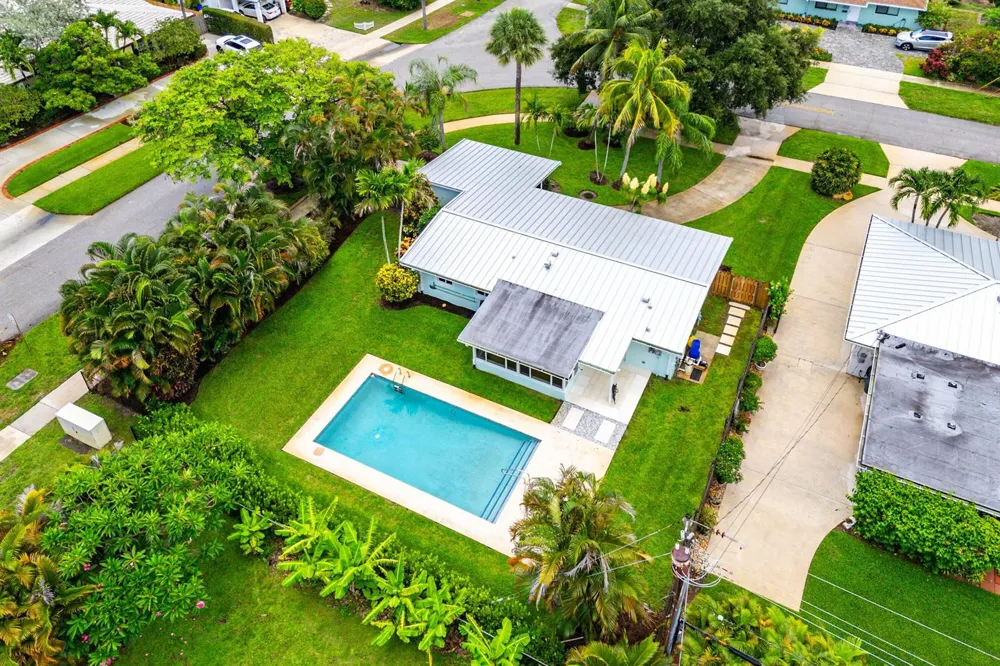 945 Westwind Drive North Palm Beach, FL 33408