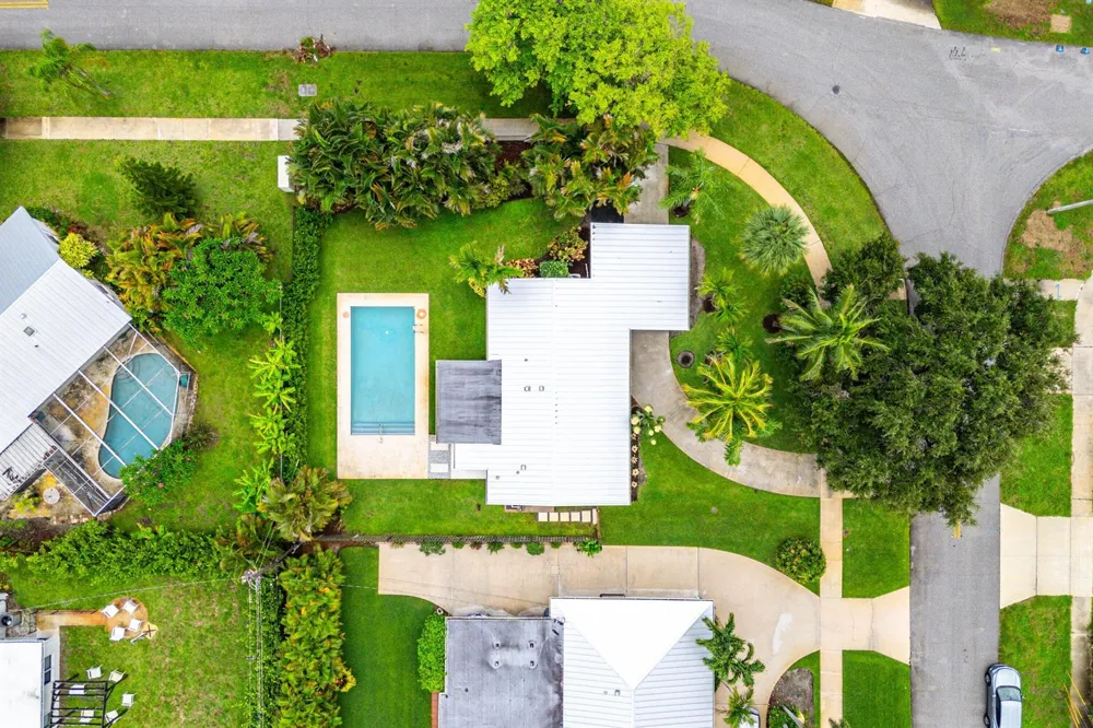 945 Westwind Drive North Palm Beach, FL 33408