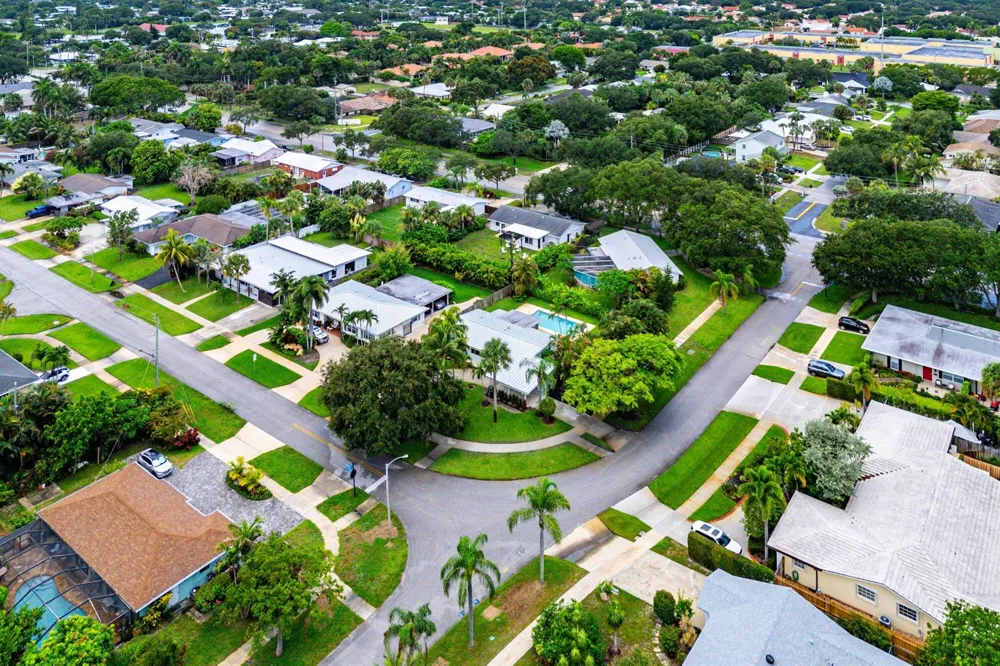 945 Westwind Drive North Palm Beach, FL 33408