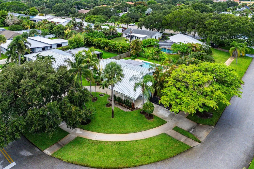 945 Westwind Drive North Palm Beach, FL 33408