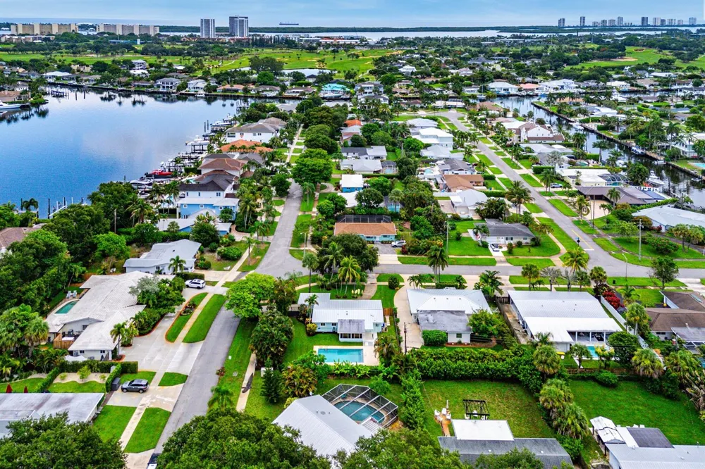 945 Westwind Drive North Palm Beach, FL 33408