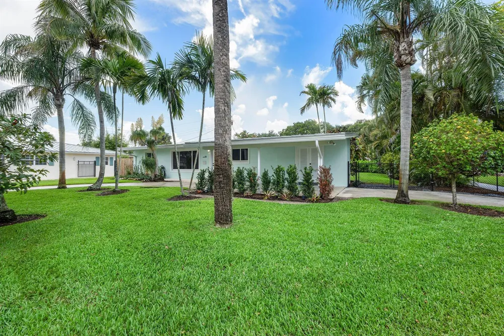 945 Westwind Drive North Palm Beach, FL 33408