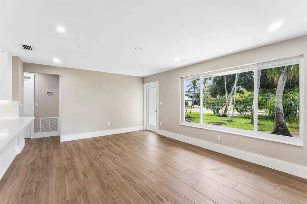 945 Westwind Drive North Palm Beach, FL 33408