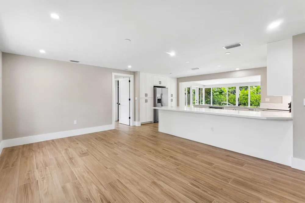945 Westwind Drive North Palm Beach, FL 33408