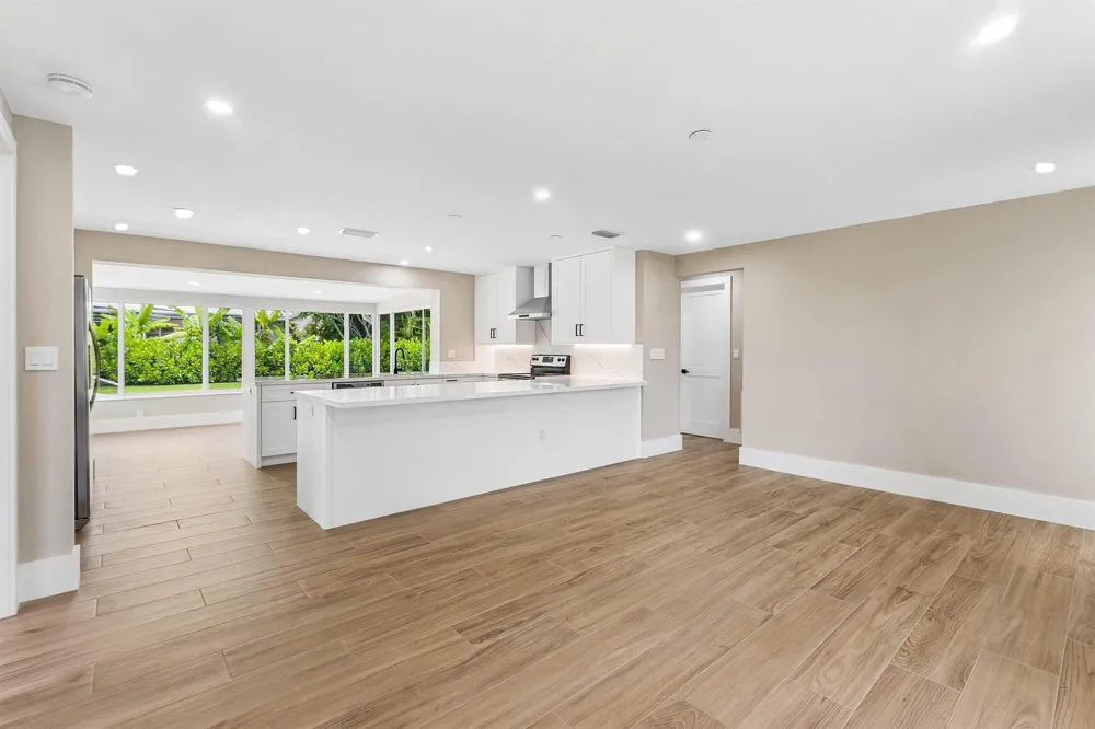 945 Westwind Drive North Palm Beach, FL 33408