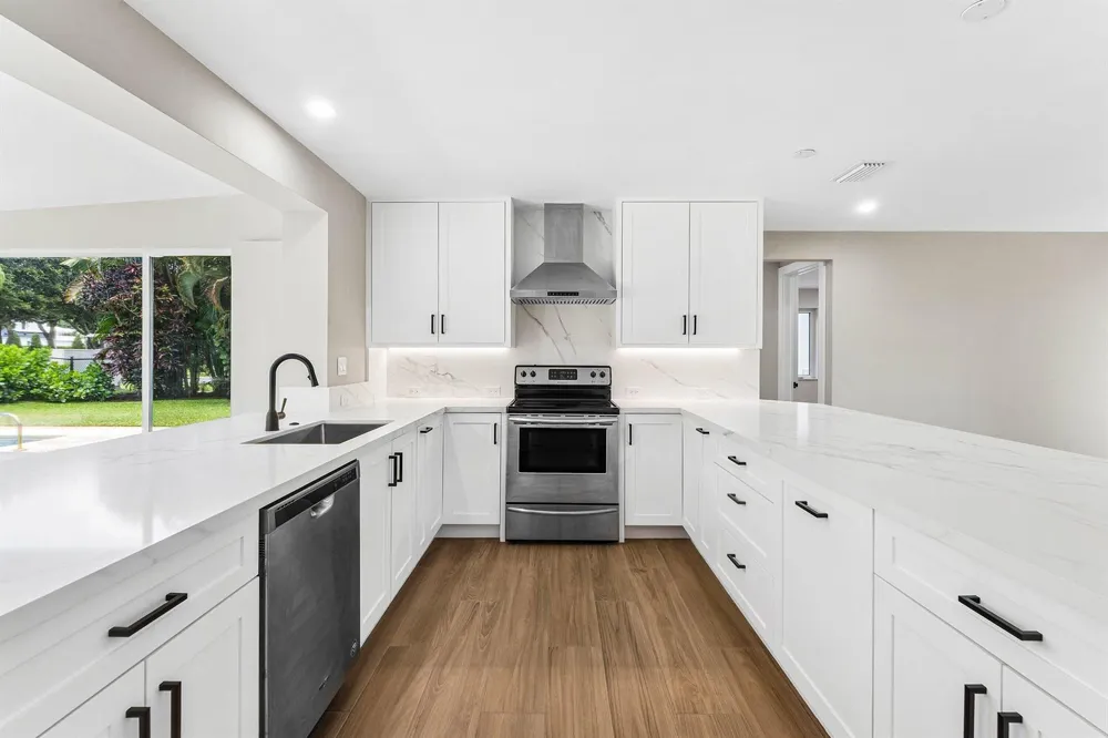 945 Westwind Drive North Palm Beach, FL 33408