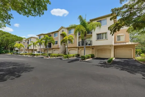 400 Crestwood Ct Court #417