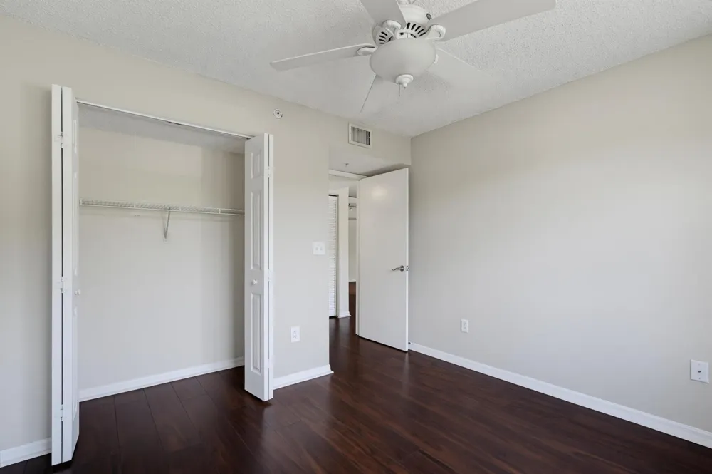 400 Crestwood Ct Court #417 Royal Palm Beach, FL 33411